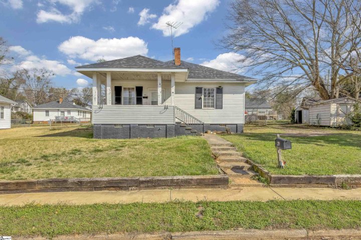 22 Meadow Street pending home in Pacific Mills, Lyman, SC