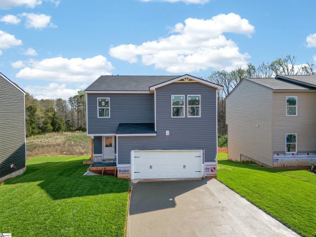 103 Spring Knoll Way active home in Reedy Creek Estates, Fountain Inn, SC