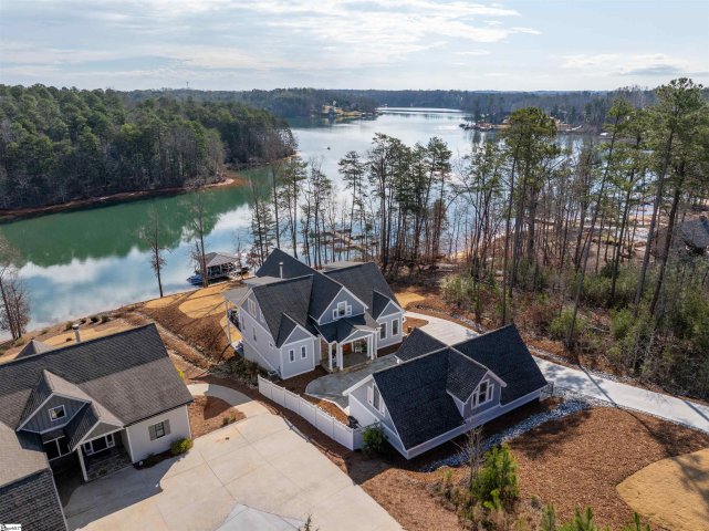 9012 Reservoir Road active home in Peninsula Pointe North, West Union, SC
