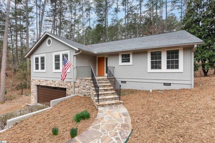 20 Fair Wind Drive active home in Keowee Key, Salem, SC