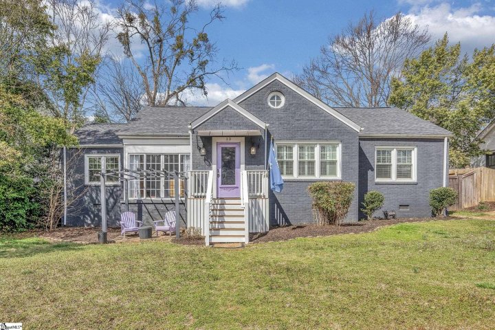 13 Club Drive active home in Augusta Road, Greenville, SC