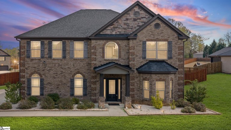 301 Bohannon Court active home in Hanlon Knoll, Woodruff, SC