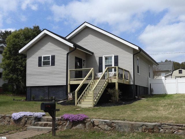 3 Crest Street pending home in Pacific Mills, Lyman, SC