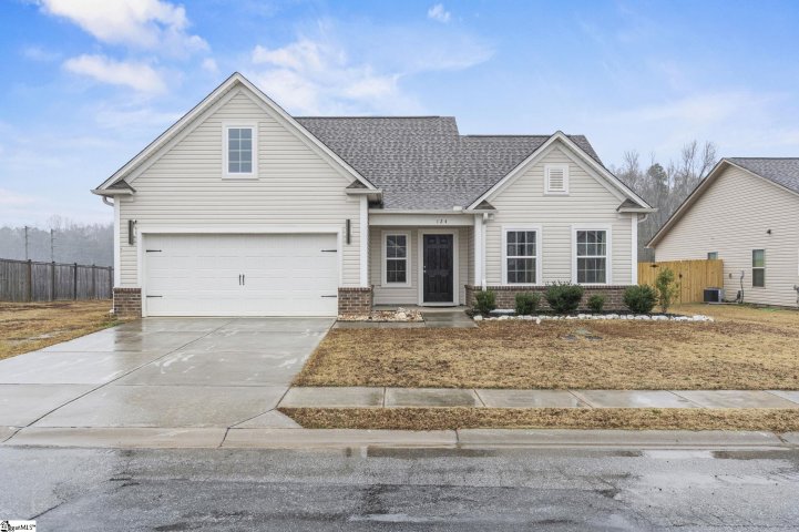 124 Screech Drive active home in Fountainbrook, Fountain Inn, SC