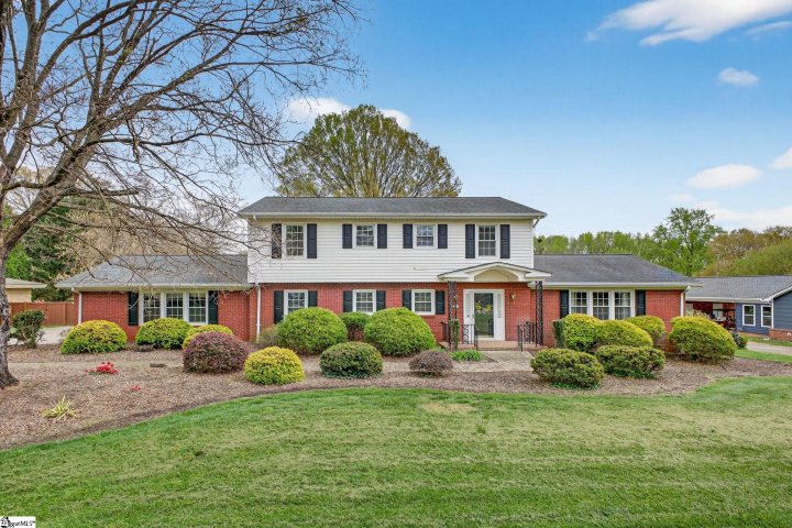 330 Lowndes Drive pending home in Hillbrook, Spartanburg, SC