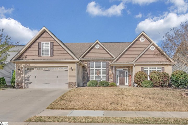 124 Dewfield Lane pending home in Glen Lake, Boiling Springs, SC