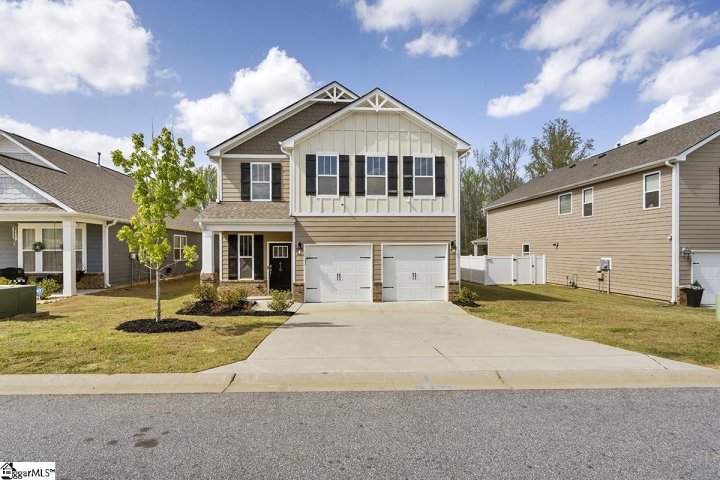 610 Raleighwood Lane active home in Heritage Village, Simpsonville, SC