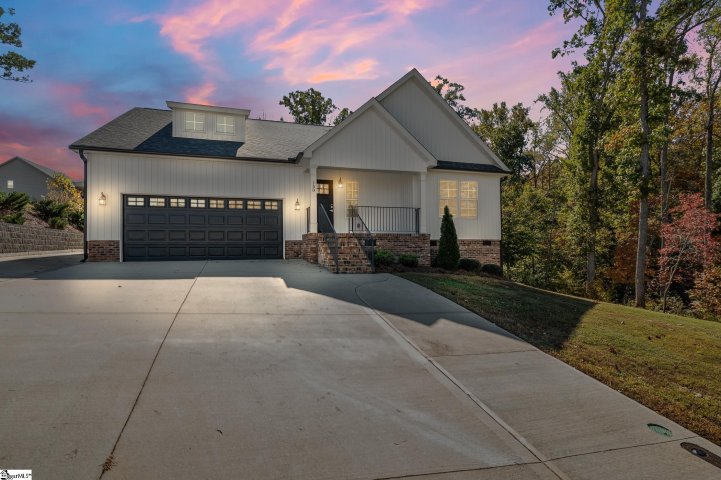 Homes in Gabriel Point, Lyman