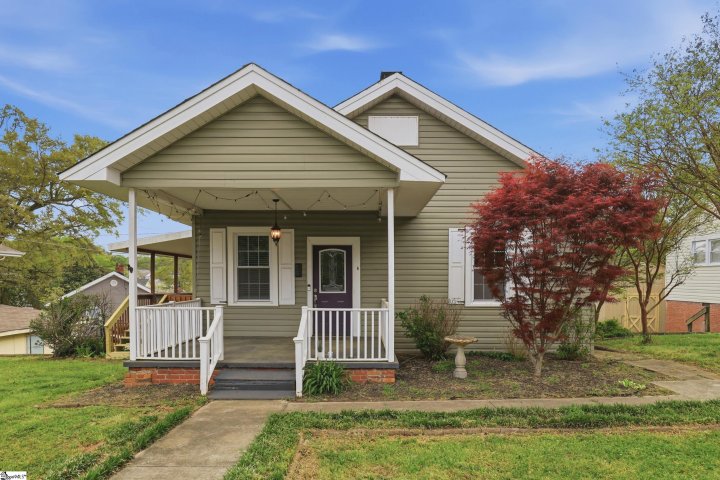 A home in Pacific Mills, Lyman