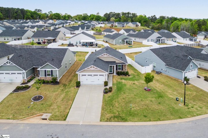 2231 Hemming Way active home in Elmwood Cottages, Boiling Springs, SC