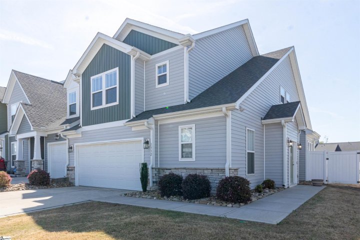 1332 Summer Gold Way active home in Peachtree Townes, Boiling Springs, SC