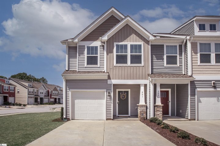 Homes in Lakeview Grove, Simpsonville