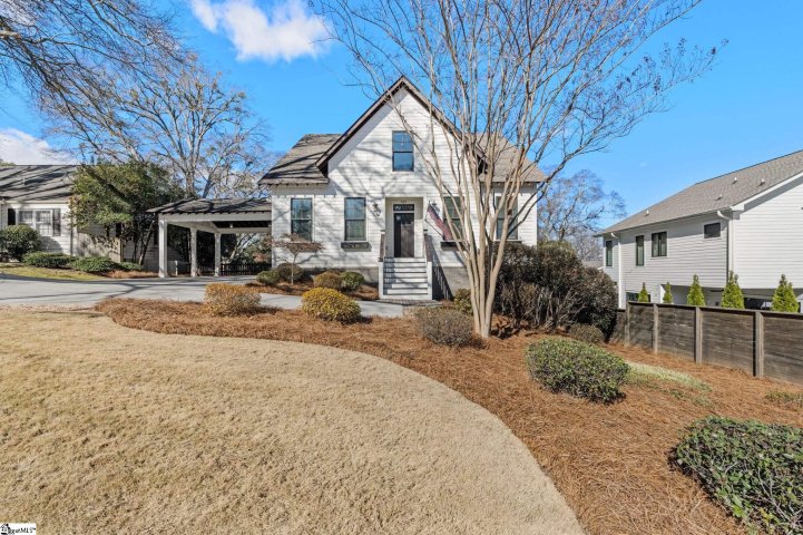 425 E Faris Road active home in Augusta Road, Greenville, SC