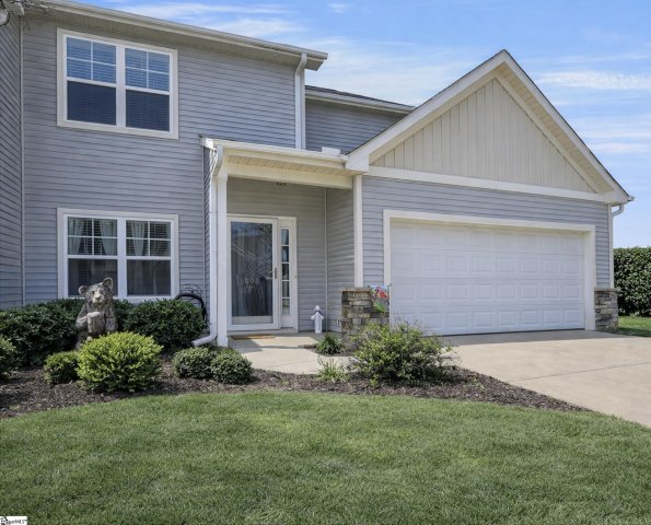 800 Stonebriar Street active home in Townes At Brookwood, Simpsonville, SC