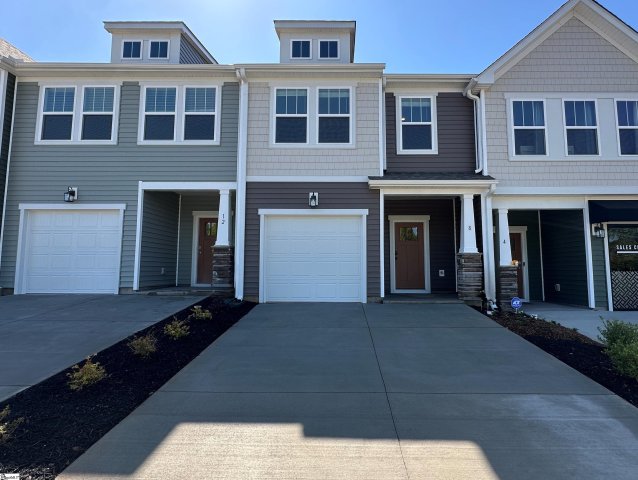 8 Shoemaker Road pending home in Marion Square, Greenville, SC