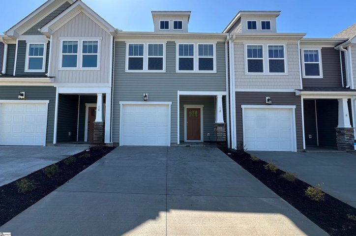 12 Shoemaker Road pending home in Marion Square, Greenville, SC