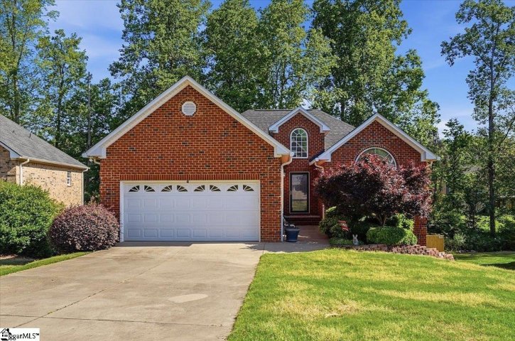 379 Sandpiper Drive pending home in Eagle Pointe, Boiling Springs, SC