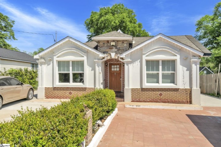 4 Henderson Street pending home in Woodside Mill, Greenville, SC
