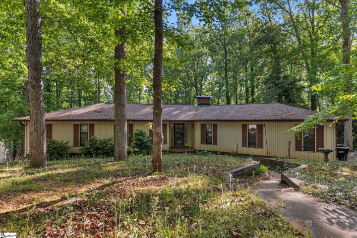 707 N Almond Drive sold home in Poinsettia, Simpsonville, SC