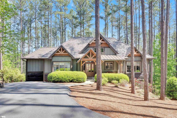 124 Guest House Court active home in The Reserve At Lake Keowee, Sunset, SC