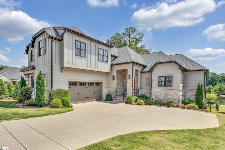 Homes in Chestnut Pond, Simpsonville