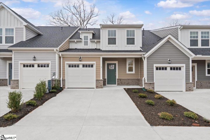 3 Thurlow Court pending home in Pelham Crossing, Greenville, SC