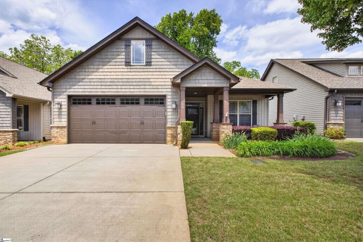 10 Dolerite Drive pending home in Bluestone Cottages, Taylors, SC