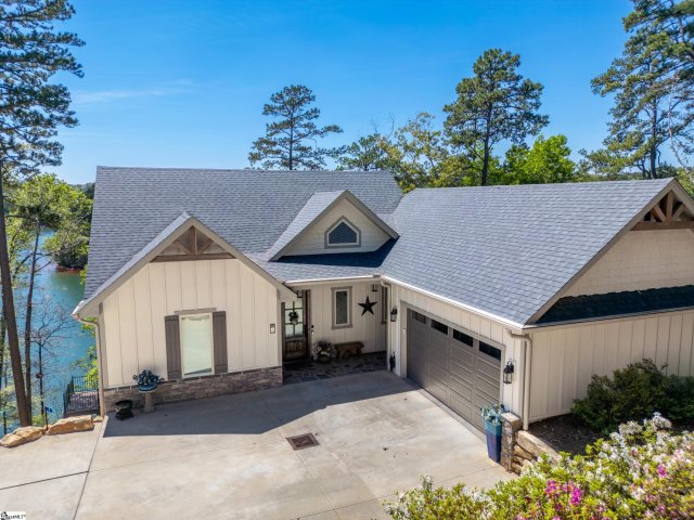 4 Forecastle Way active home in Keowee Key, Salem, SC