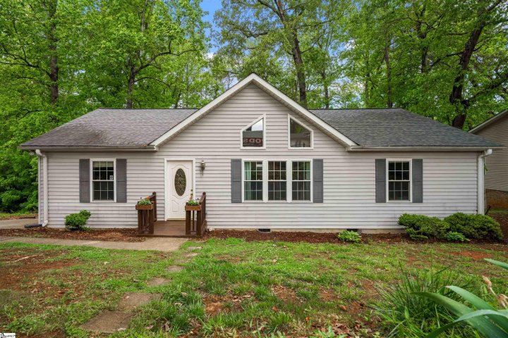 1401 Winding Way pending home in Peppertree, Taylors, SC