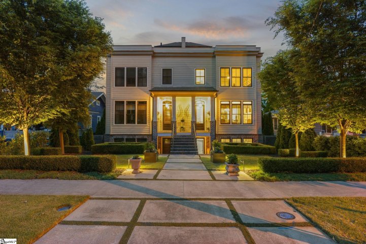 208-B Perry Avenue pending home in Downtown, Greenville, SC