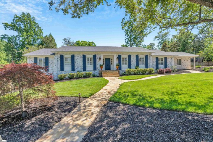 14 Chanticleer Drive pending home in Chanticleer, Greenville, SC