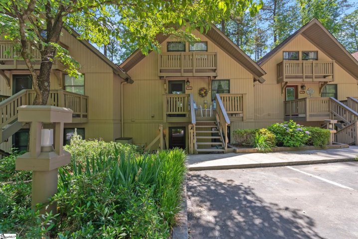560 S Flagship Drive Unit 7 active home in Keowee Key, Salem, SC