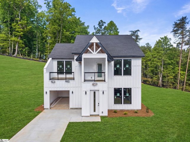 150 Boxwood Lane active home in Oak Forest, Easley, SC