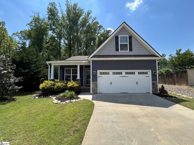 Homes in Edgebrook, Travelers Rest
