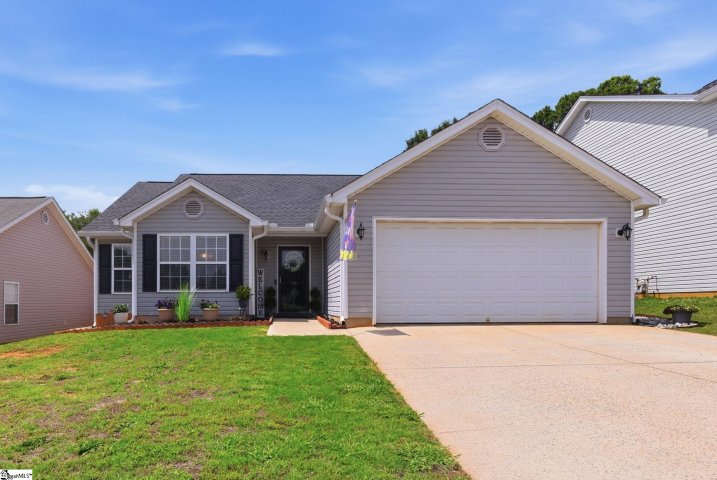 154 Kingscreek Drive pending home in Carman Glen, Greer, SC