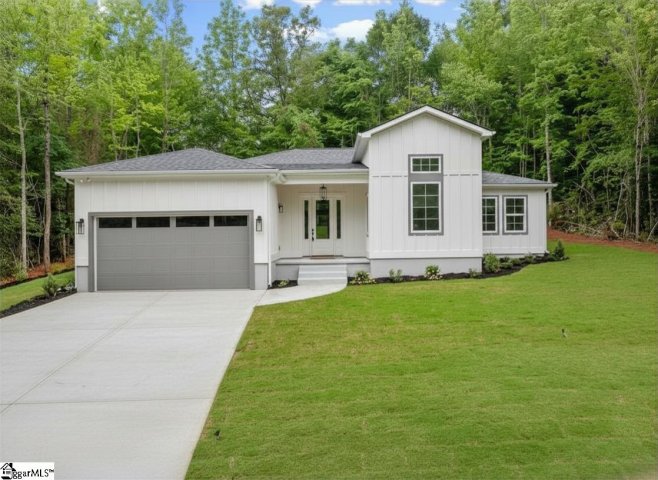 239 Camellia Street active home in Chickasaw Point, Westminster, SC