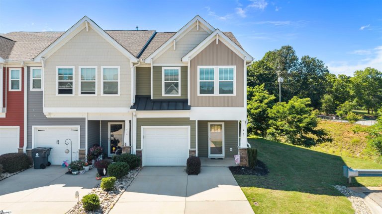 Homes in Fairmont Ridge, Duncan