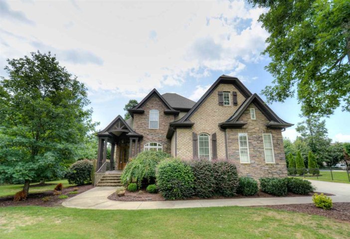 214 New Castle Drive sold home in Beacon Hill, Duncan, SC