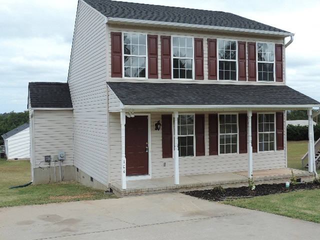 104 Flint Lane sold home in Canyon Ridge, Greer, SC