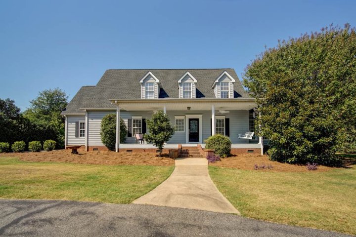 209 Persimmon Tree Lane sold home in Farm Lake, Boiling Springs, SC
