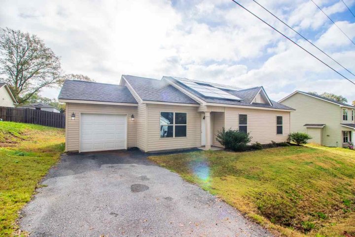 215 Crescent Circle sold home in The Reserve at Duncan Station, Duncan, SC