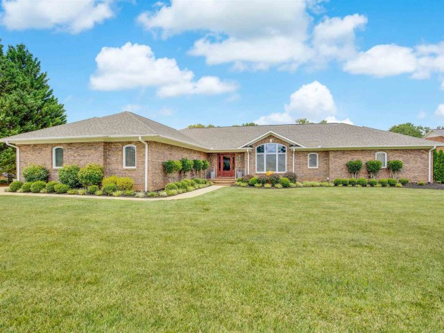 218 Mountain Range Road sold home in Farm Lake, Boiling Springs, SC