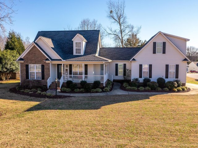 860 W River Grove Circle sold home in West River Grove, Roebuck, SC