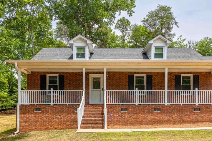1230 Deerfield Drive sold home in Deer Field, Spartanburg, SC