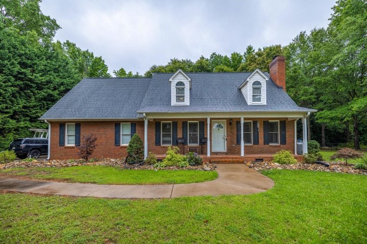 113 Wild Cherry Ln Lane sold home in Farm Lake, Boiling Springs, SC