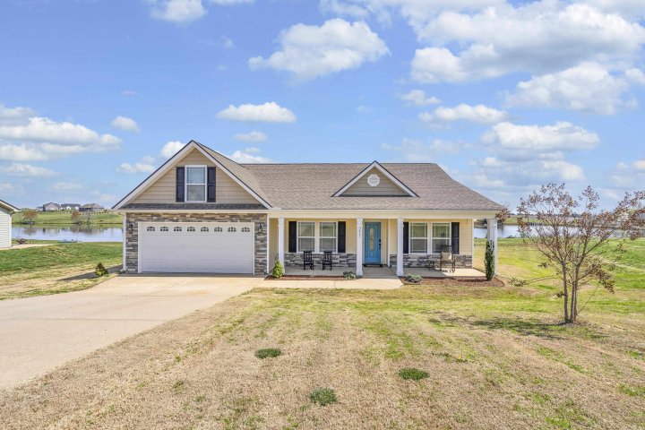 217 Meadow Lake Drive sold home in Farm Lake, Cowpens, SC
