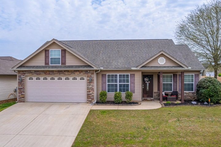 804 Dove Creek Court sold home in Wynbrook, Boiling Springs, SC