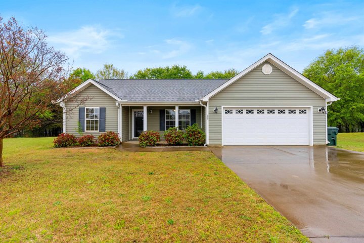 138 Middlebrooke Lane sold home in Blackberry Farms, Wellford, SC