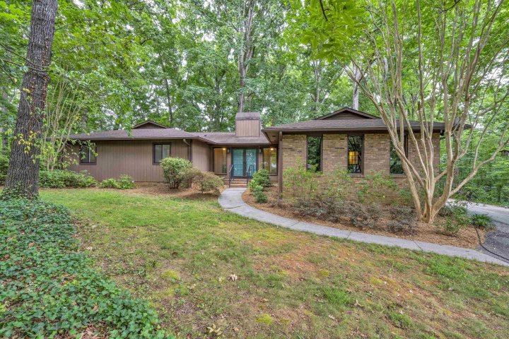 24 Ashley Court sold home in Chestnut Lake, Inman, SC