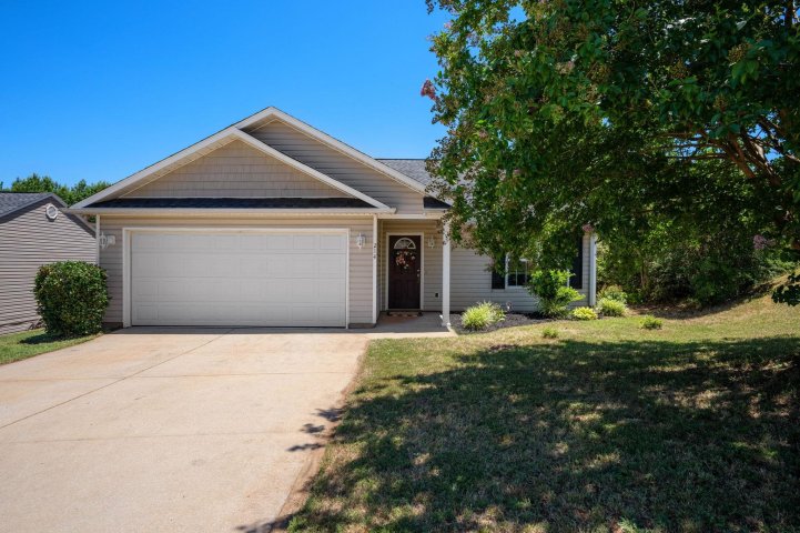 214 Galena Lane sold home in Canyon Ridge, Greer, SC